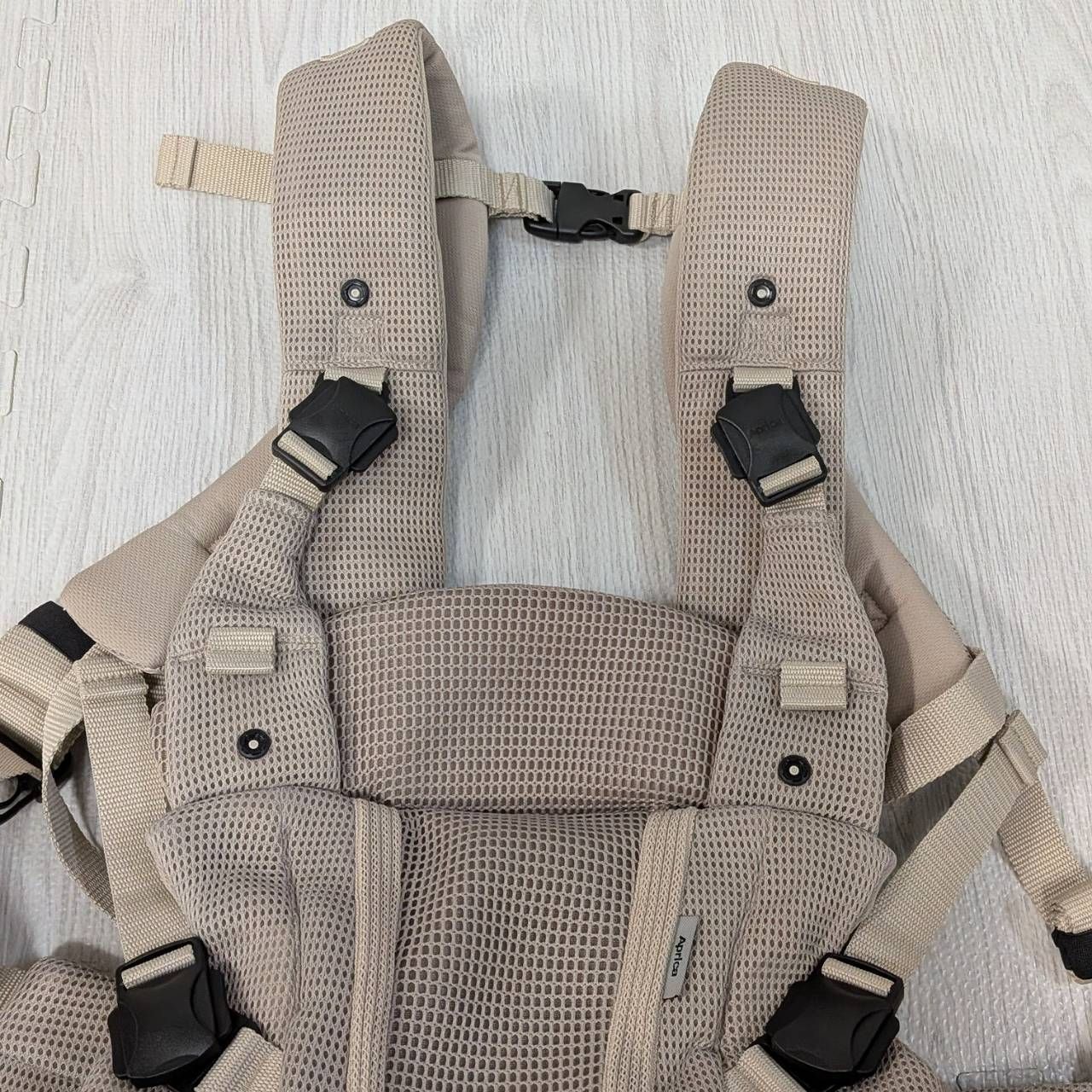 美品 Aprica 抱っこ紐 ラクリス Laclis ベージュ アップリカ ヘッド