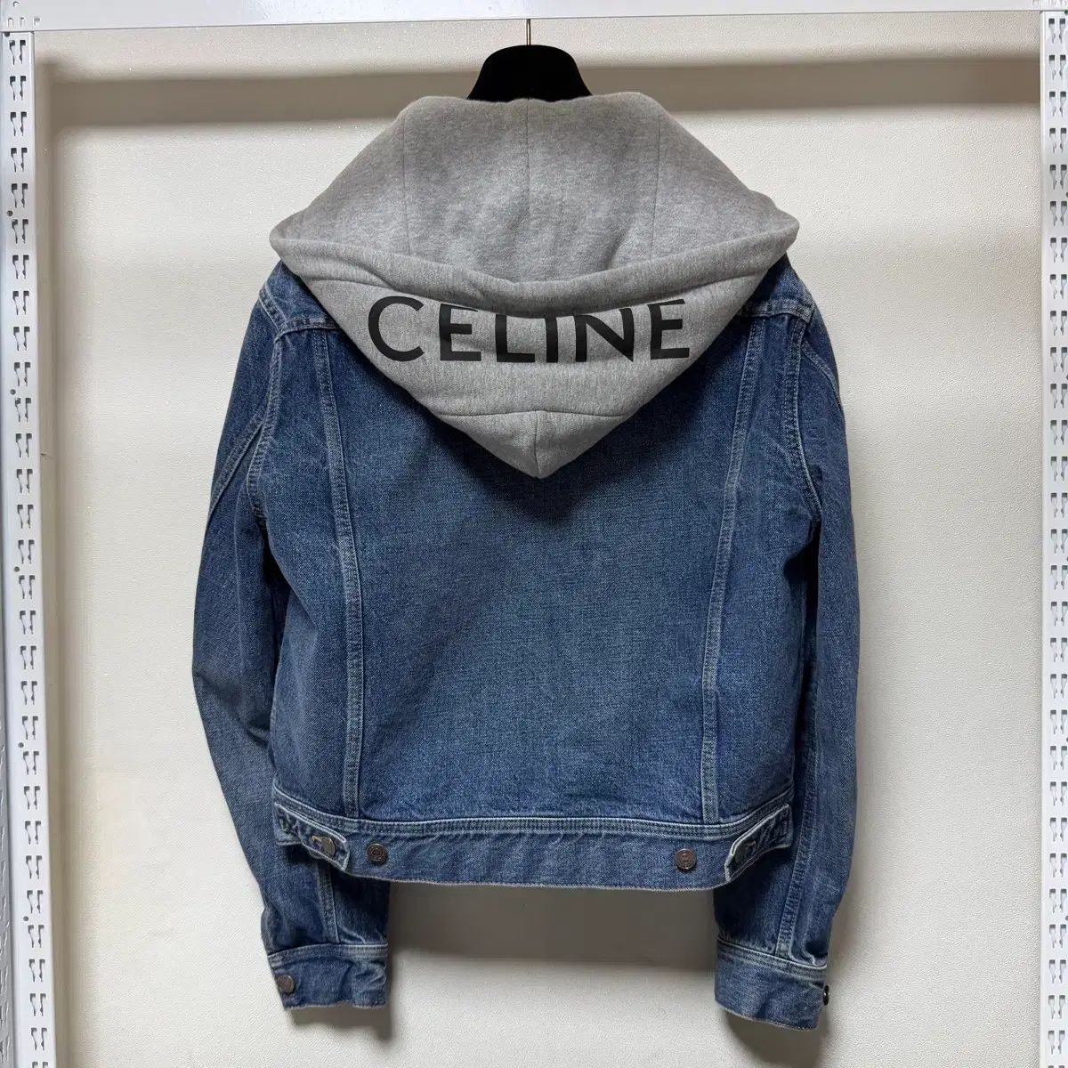 Celine セリーヌ バックロゴ WHO フード デニム トラッカー デニムジャケット 125,733円