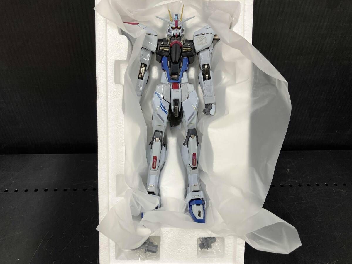L BUILD フリーダムガンダム CONCEPT 2  SPA METAL BUILD フリーダムガンダム CONCEPT 2 SNOW SPA