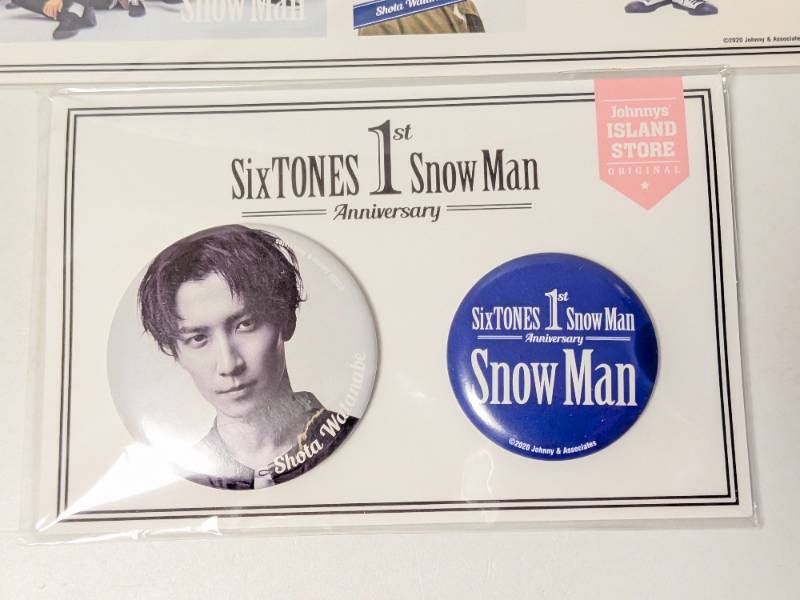新品未開封 Snow Man 渡辺翔太 1st Anniversary 缶バッジセット 【新品未使用】Snow Man 渡辺翔太 アクリルスタンド 缶バッジ