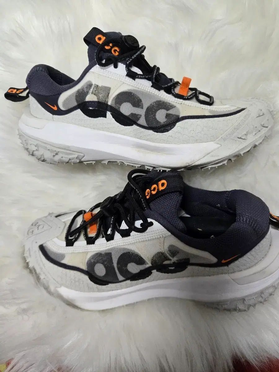 ナイキ ACG マウンテン フライ スニーカー