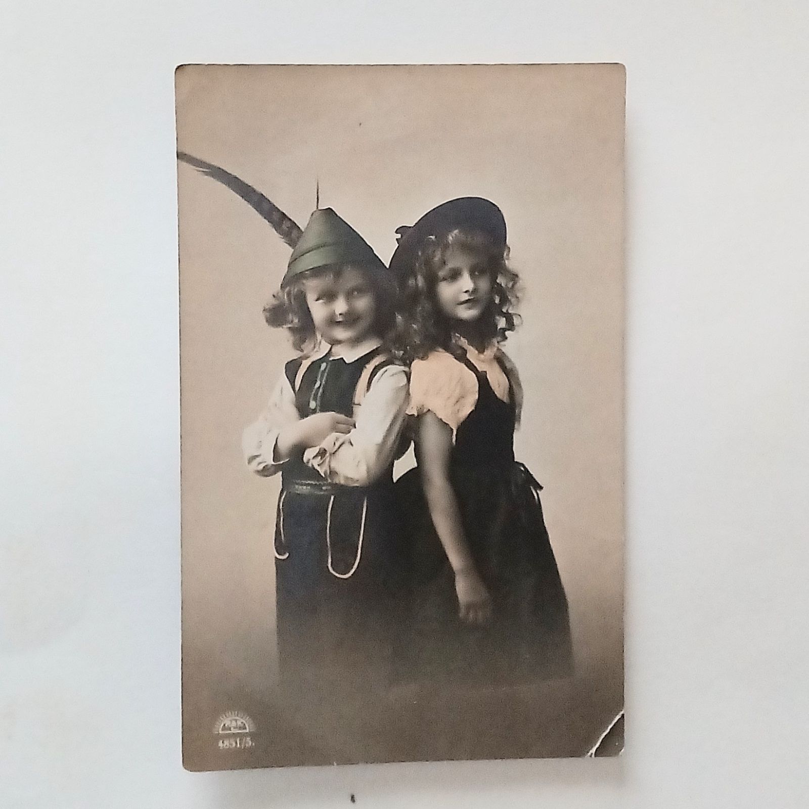 イギリスヴィンテージポストカード 帽子の少女たち、小さな写真館 6枚
