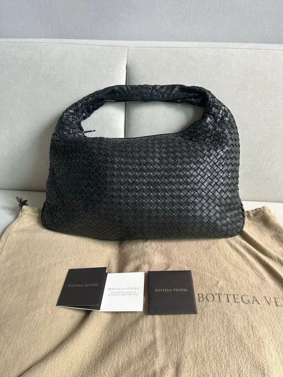 A 正規品 BOTTEGA VENETA ボッテガ・ヴェネタ HOBO BAG Mサイズ ブラック