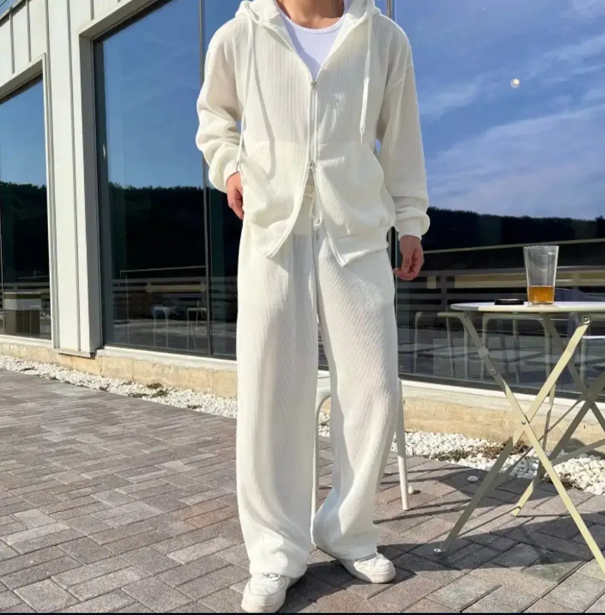 白ゴージWHOジップアップワイドパンツセット