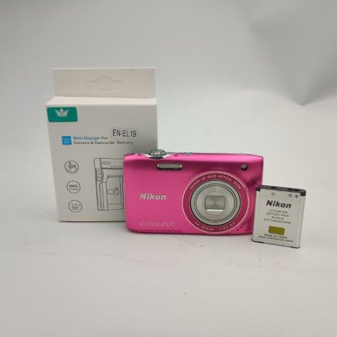 カメラ Nikon COOLPIX S3100 Pink コンパクトデジタルカメラ 新品充電