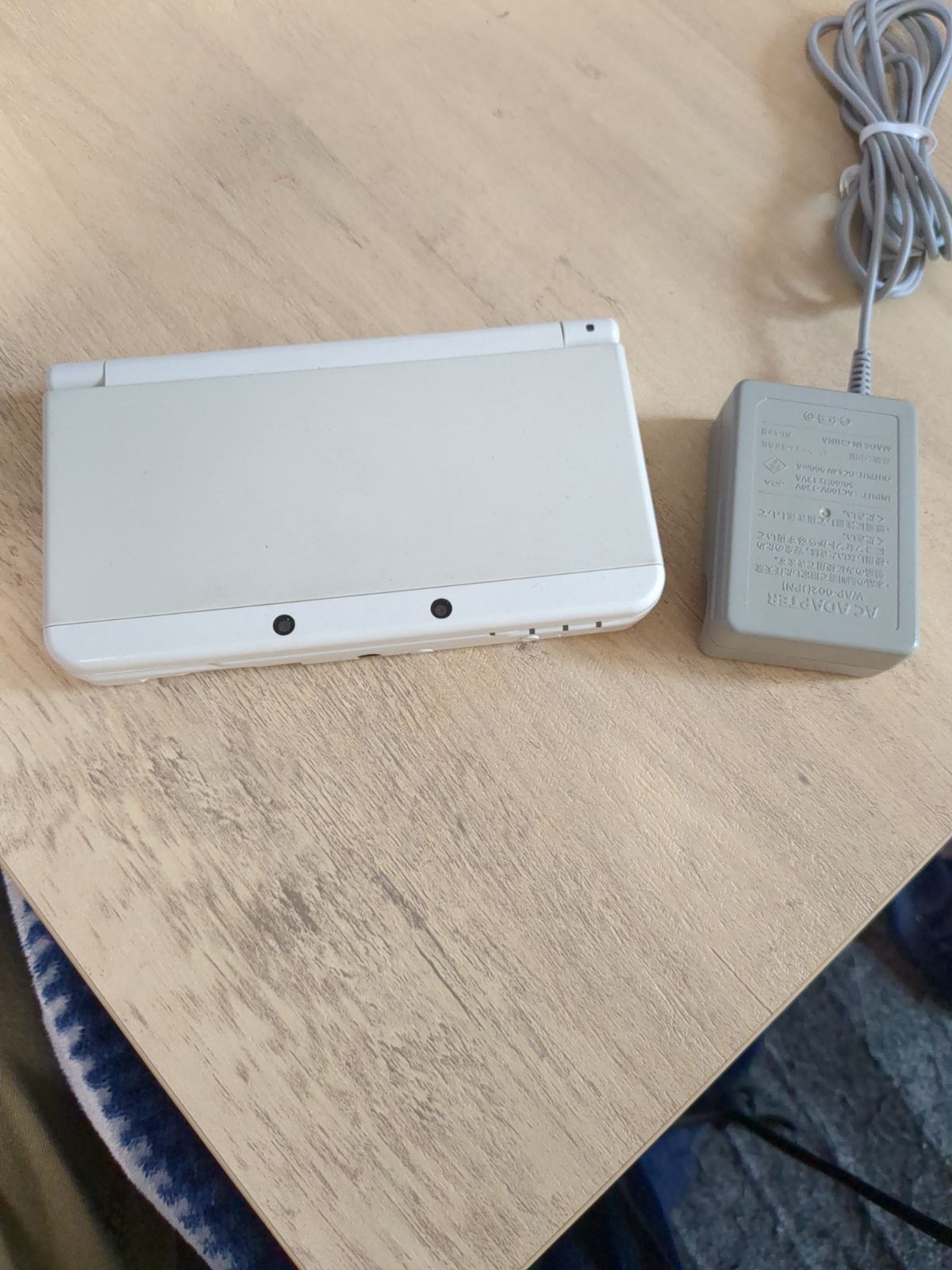 NEWニンテンドー3DS ホワイト 本体 タッチペン・充電器付き 動作確認済み