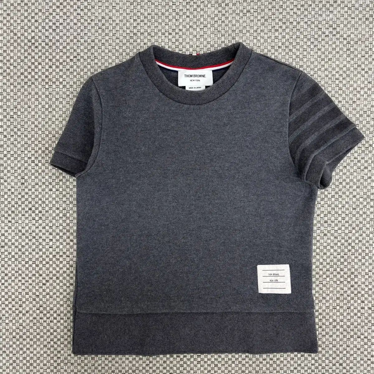 38 トム・ブラウン 四本サイドライン 半袖Tシャツ