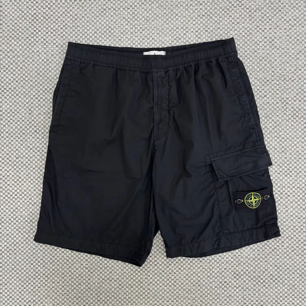 34 STONE ISLAND ストーンアイランド ワッペンパッチ ハーフパンツ