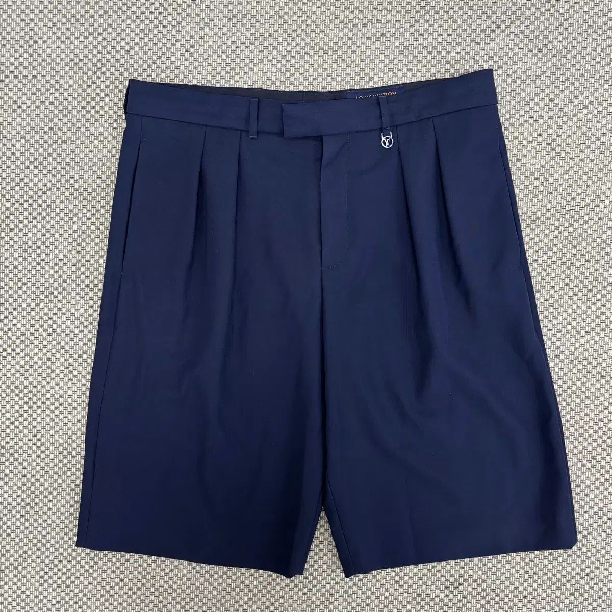 46 ルイヴィトン LVロゴ スケート ハーフパンツ 73,796円