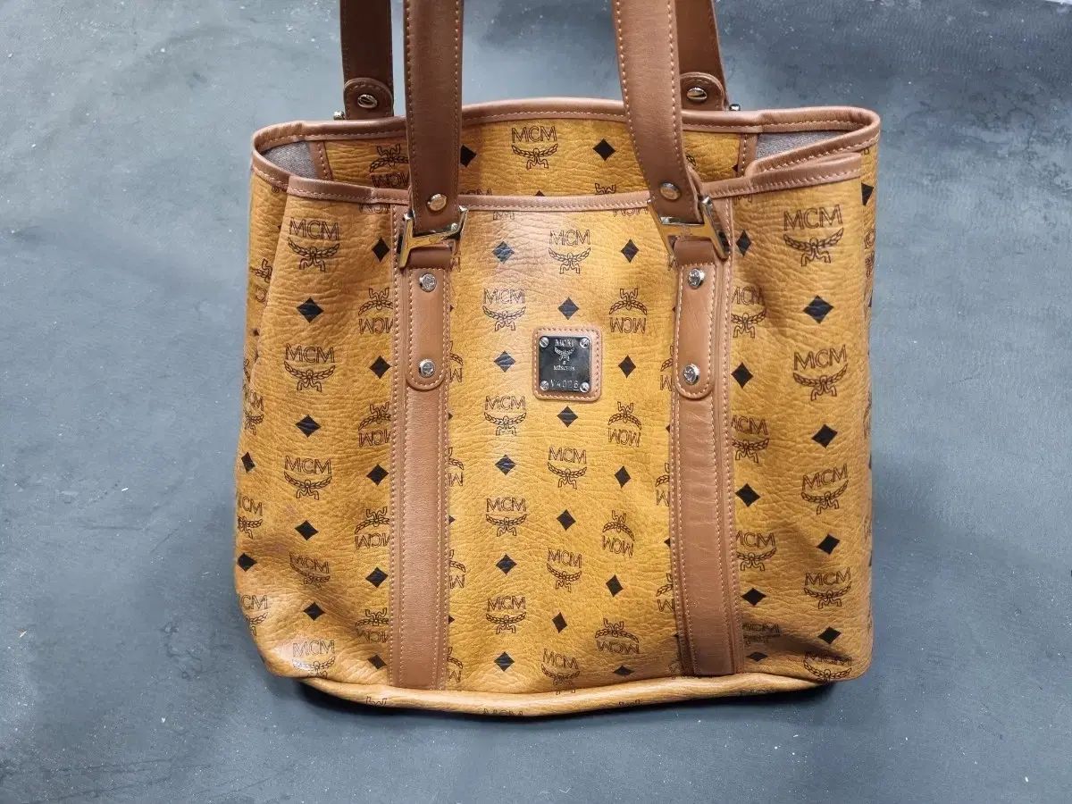 MCM ロゴ ショルダーバッグ トートバッグ