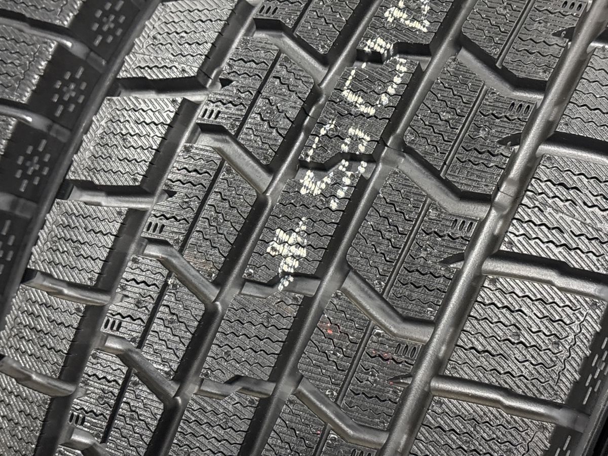 ラベル付き未使用品】グッドイヤー アイスナビ7 215/60R16 4本 23年製