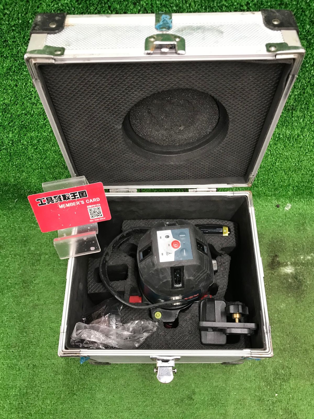 中古品】【0918】☆BOSCH(ボッシュ)電子整準方式・ レーザー墨出し器 