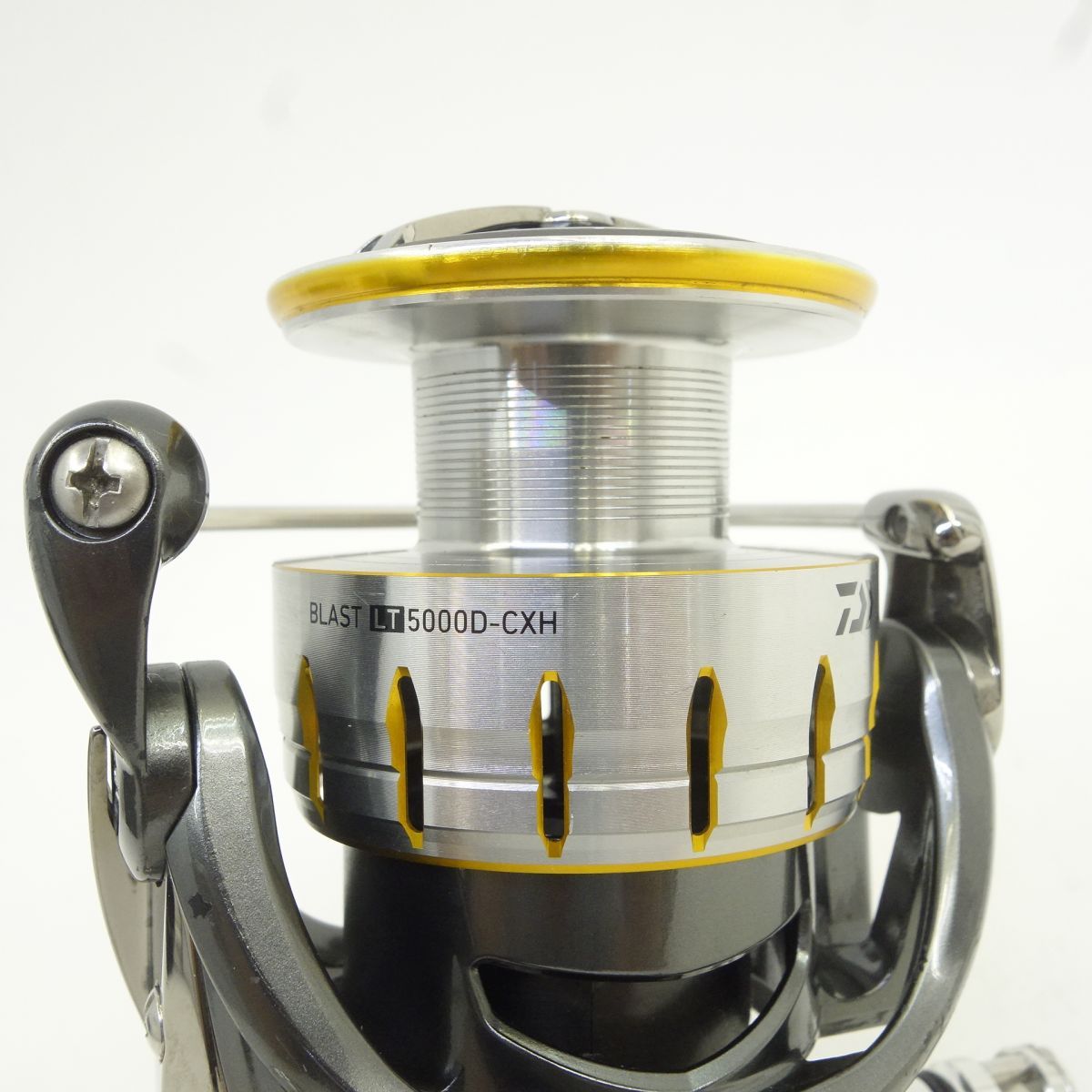DAIWA ダイワ 18 BLAST ブラスト LT5000D-CXH 0065103 スピニングリール 本体のみ ハンドル/ハンドルノブ：GOMEXUS　※中古