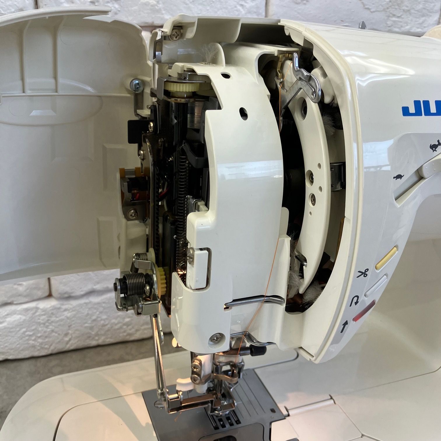 ジューキ JUKI ジュレーブ HZL-010N(前期型) 整備済【刺しゅうカード他 