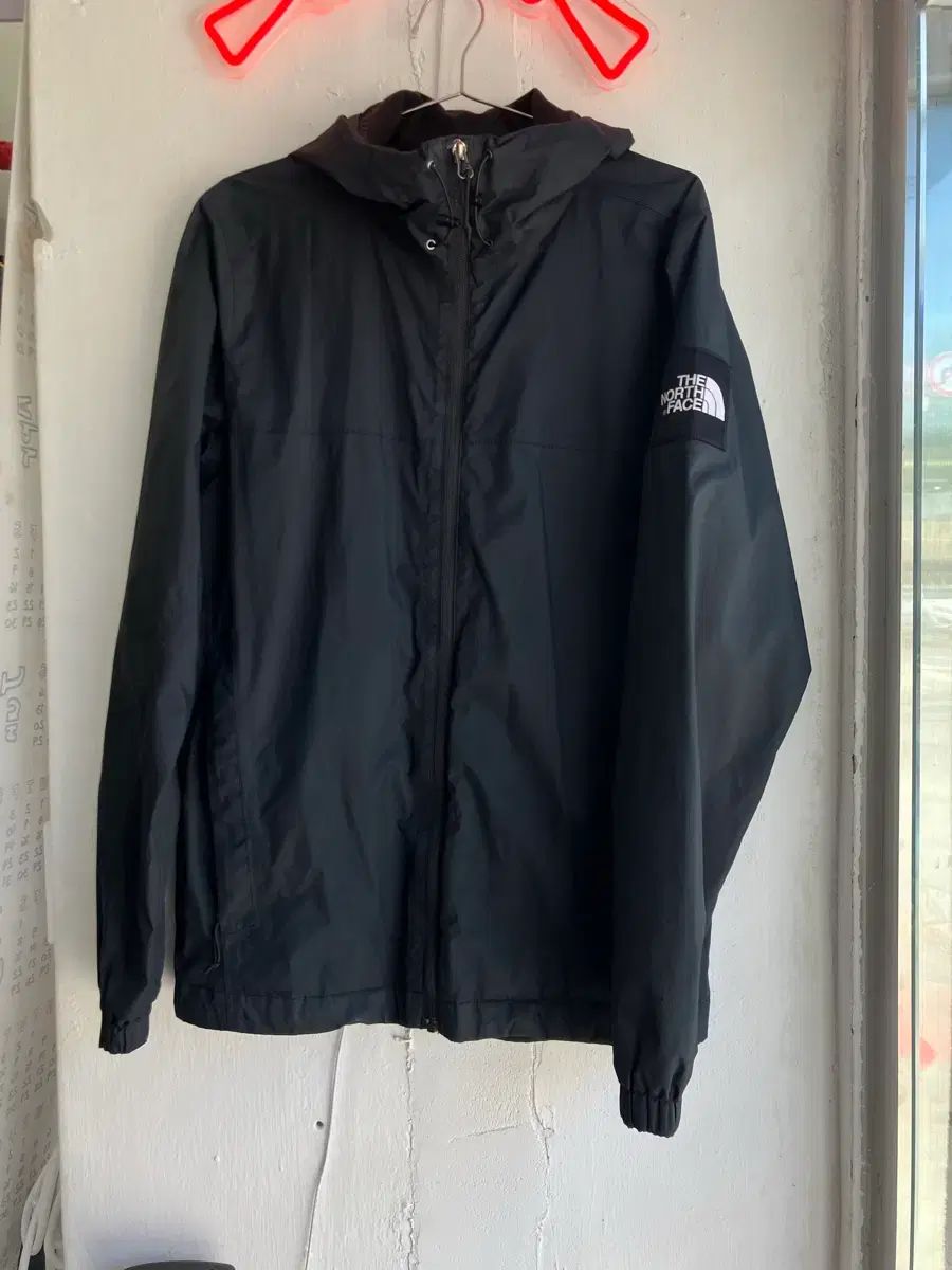 THE NORTH FACE ザノースフェイス ブラック ウィンドブレーカー WHO ジャケット