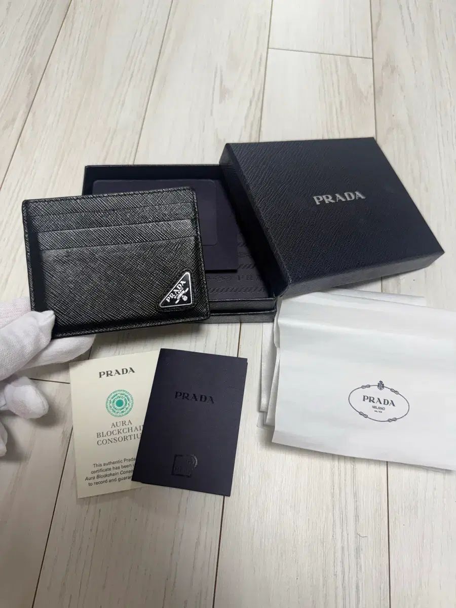 正規品 / 人気 PRADA プラダ サフィアーノ ミラノ カードウォレット ブラック