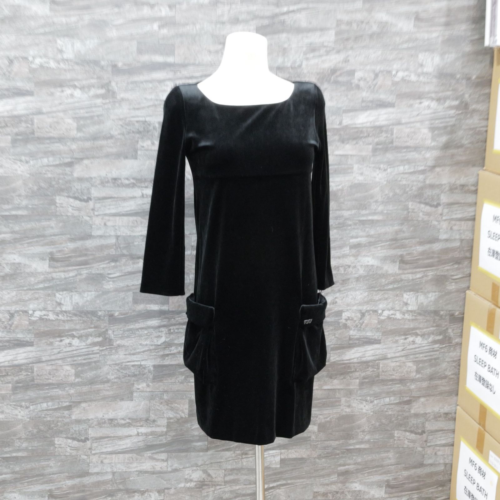 FOXEY フォクシー サイズ 38 VELOUR NOIR by FOXEY NEW YORK ベロアワンピース 29189-VS0F0201P