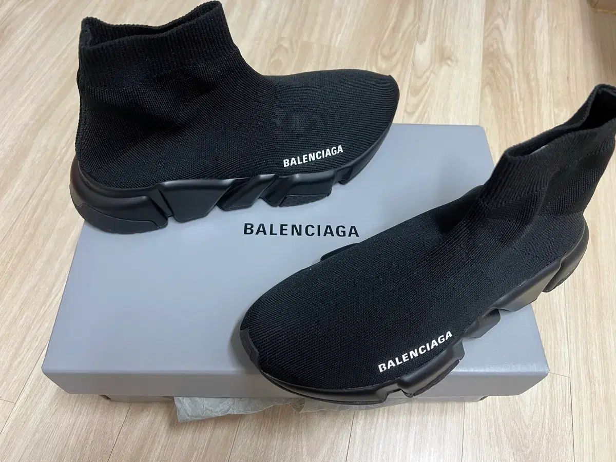 バレンシアガ スピードトレーナー ブラック 新品 37