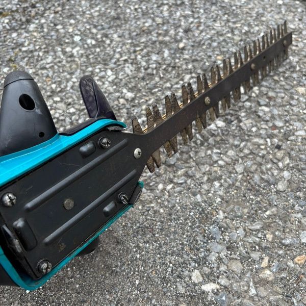 中古】マキタ(makita) 360ミリ充電式生垣バリカン MUH364DZ 本体のみ 