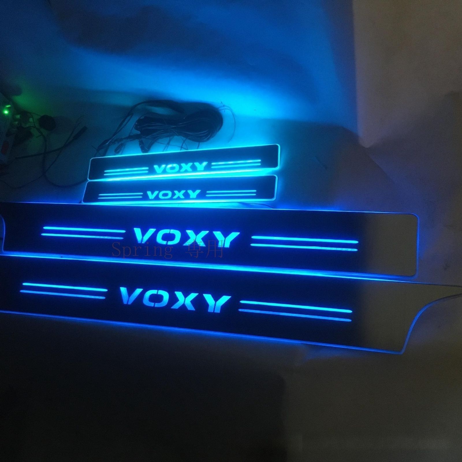 トヨタ NOAH VOXY 80系 70系 流光ダイナミック LED迎賓踏板 ランニングライト ドアエントランスイルミネーション F