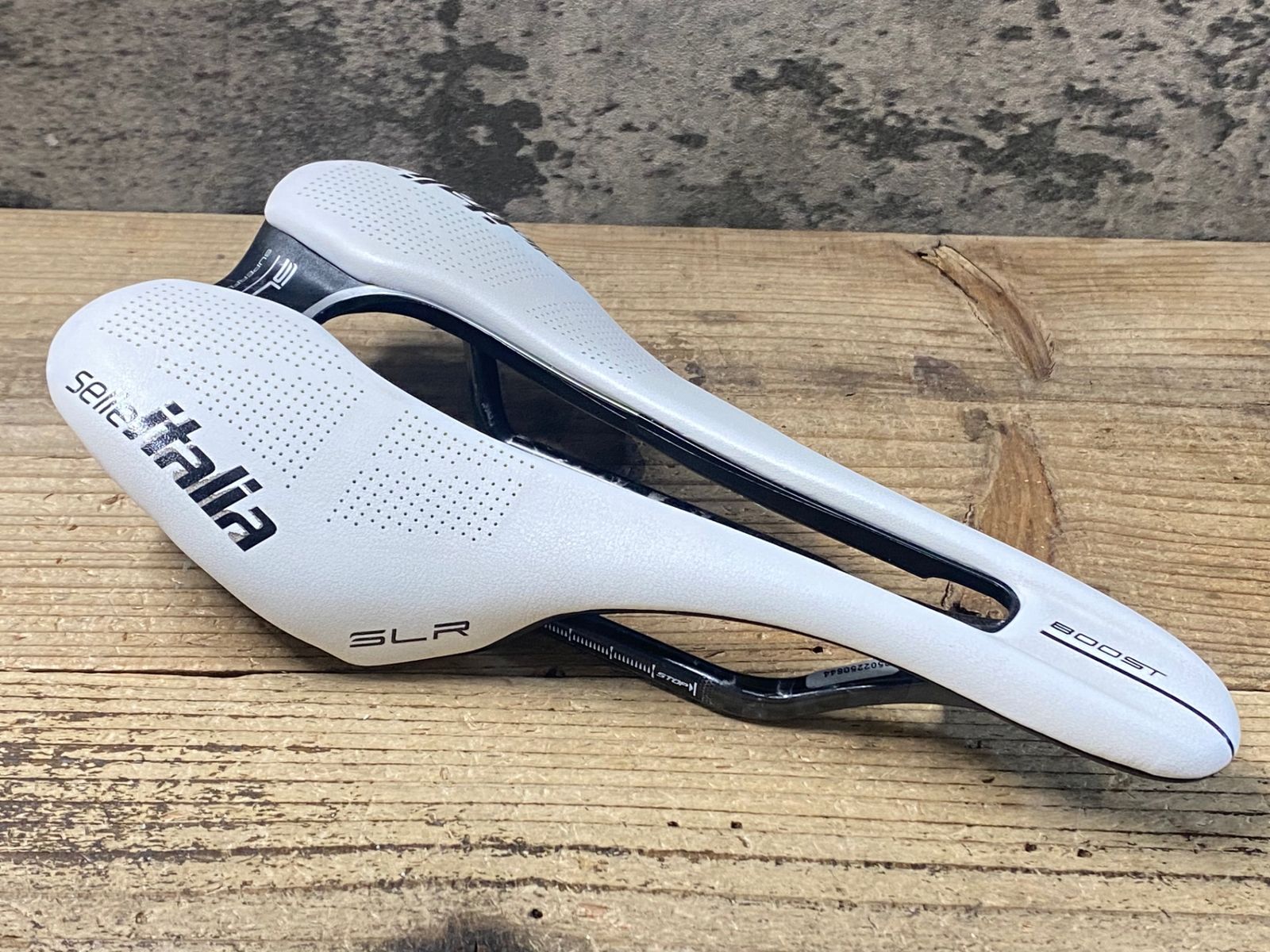 KE451 セライタリア Selle Italia SLR BOOST SUPERFLOW サドル 白 135mm カーボンレール