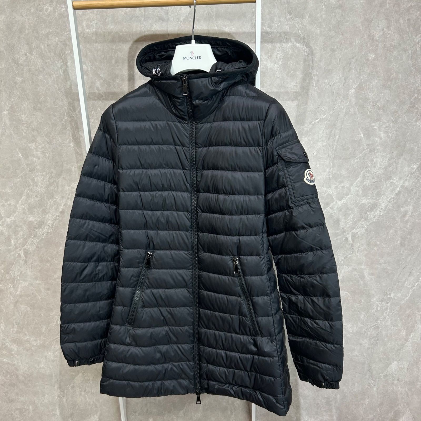 MONCLER モンクレールライトダウンジャケットMENTS 黒1