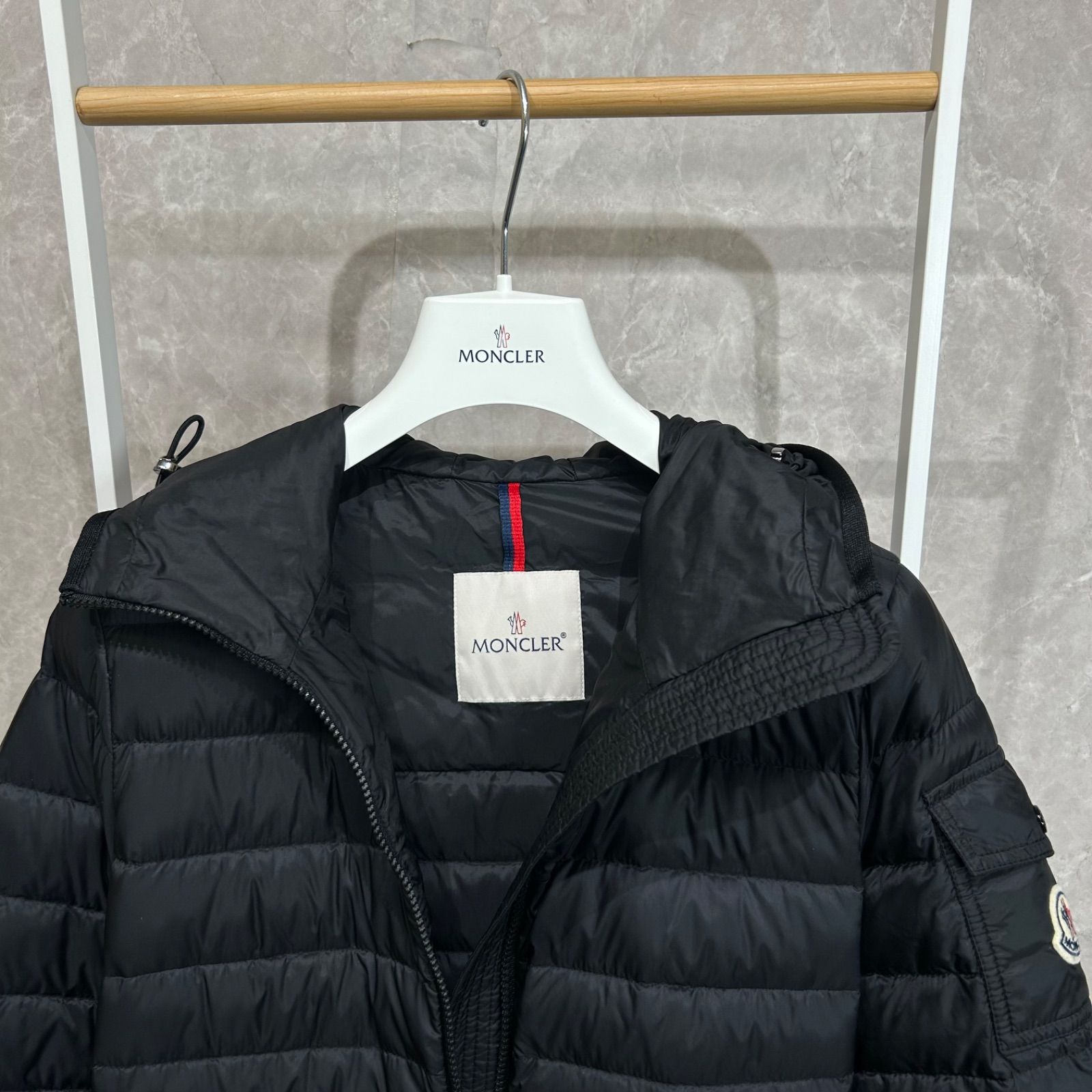 MONCLER モンクレールライトダウンジャケットMENTS 黒1 - メルカリ