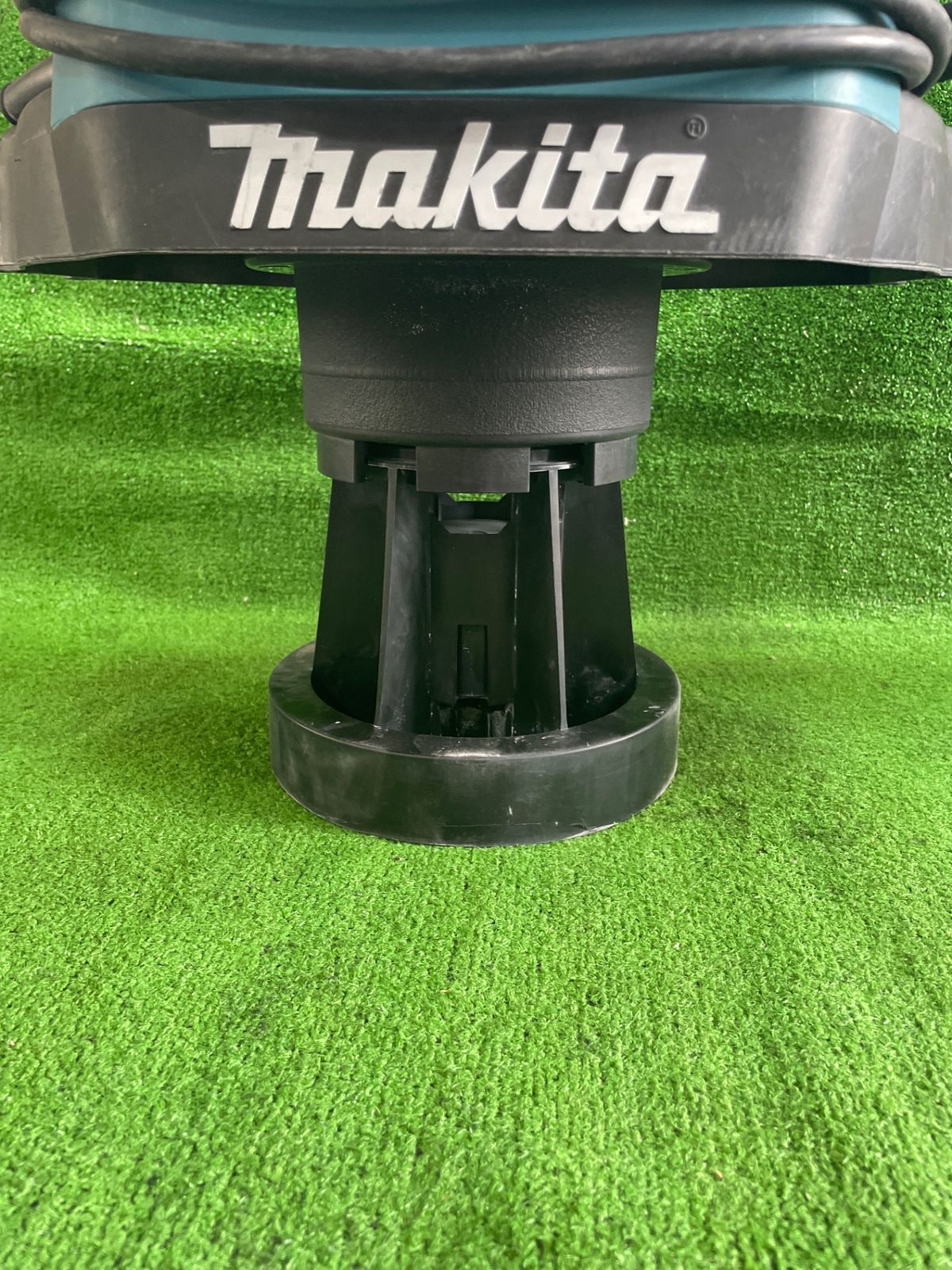 マキタ モデル 490S 乾湿両用 業務用 集じん機 本体・ホース・ノズル2個付き※現状品(チ-313)