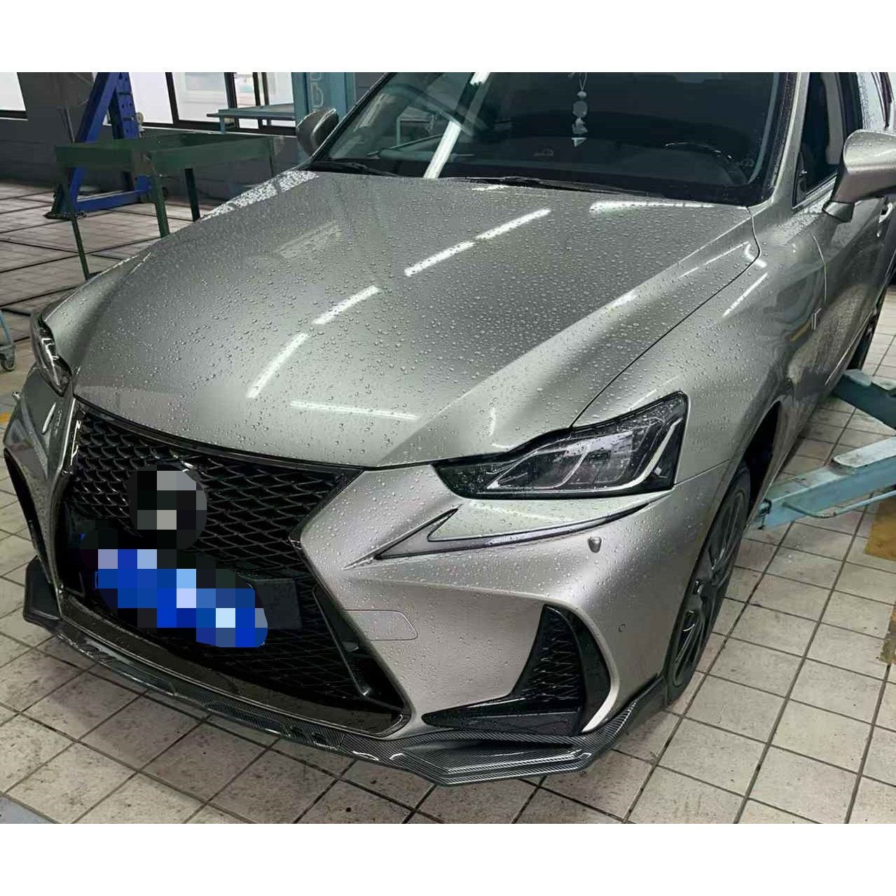 【送料無料】レクサス Lexus IS F-Sport IS300 IS350 2017-2020用 フロントリップスポイラー 3分割 ブラック グロスブラック カーボン柄 フロントアンダー 外装パーツ 立体感 高級感 引き締め感 スポーティ 取付用