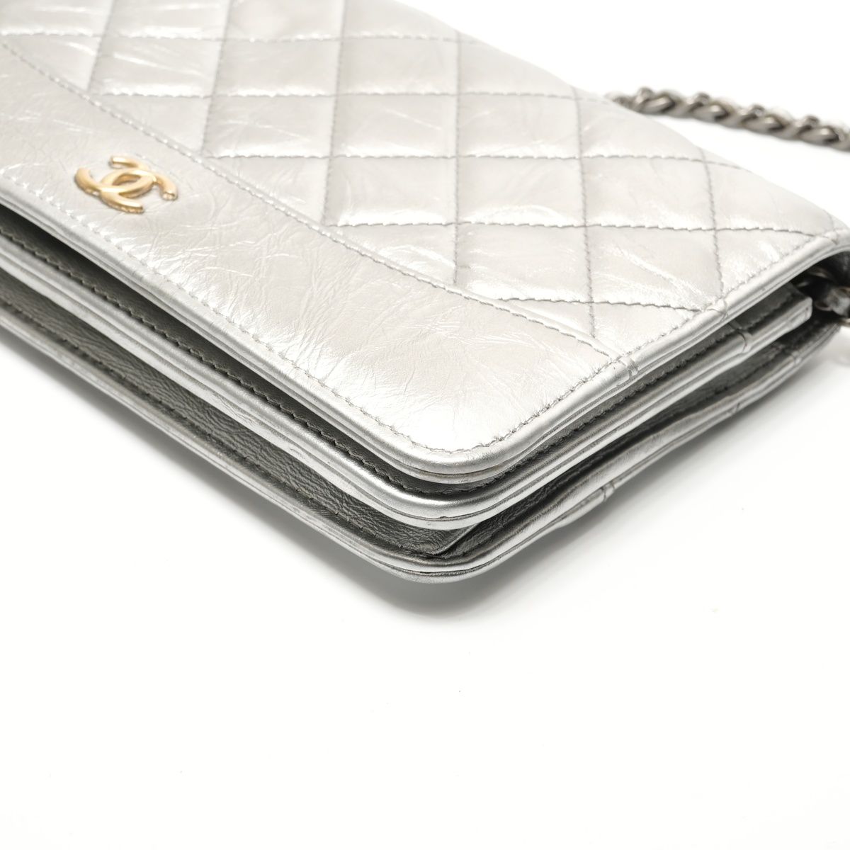 CHANEL シャネル ショルダーバッグ 24番台 マトラッセ ラムスキンチェーンウォレット【中古】 CHANEL シャネル ショルダーバッグ 24番台 マトラッセ ラムスキンチェーンウォレット【中古】