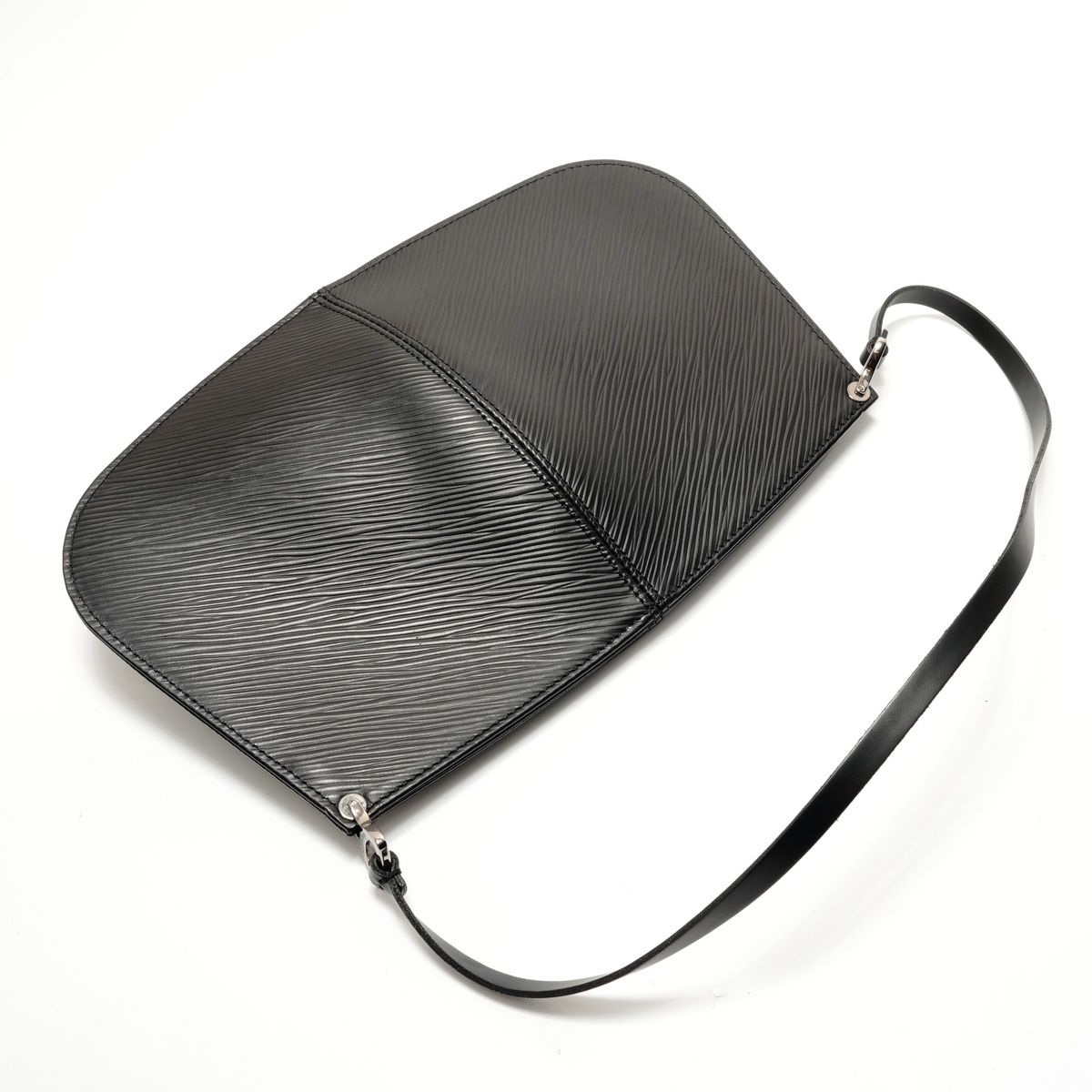 LOUIS VUITTON ルイ・ヴィトン ショルダーバッグ ポシェット・ドゥミリュンヌ エピ【中古】 LOUIS VUITTON ルイ・ヴィトン ショルダーバッグ ポシェット・ドゥミリュンヌ エピ【中古】