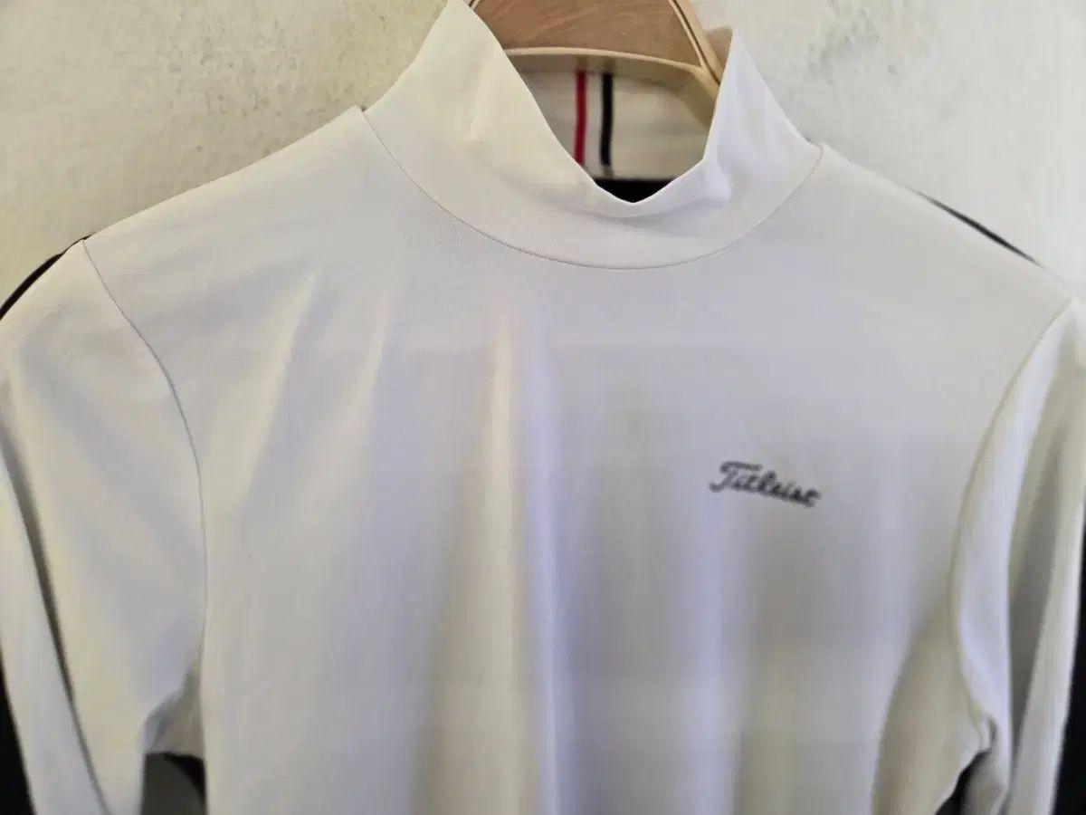 タイトリスト ゴルフ 長袖 Tシャツ 白 M(90) タイトリスト ゴルフ 長袖 Tシャツ 白 M(90)