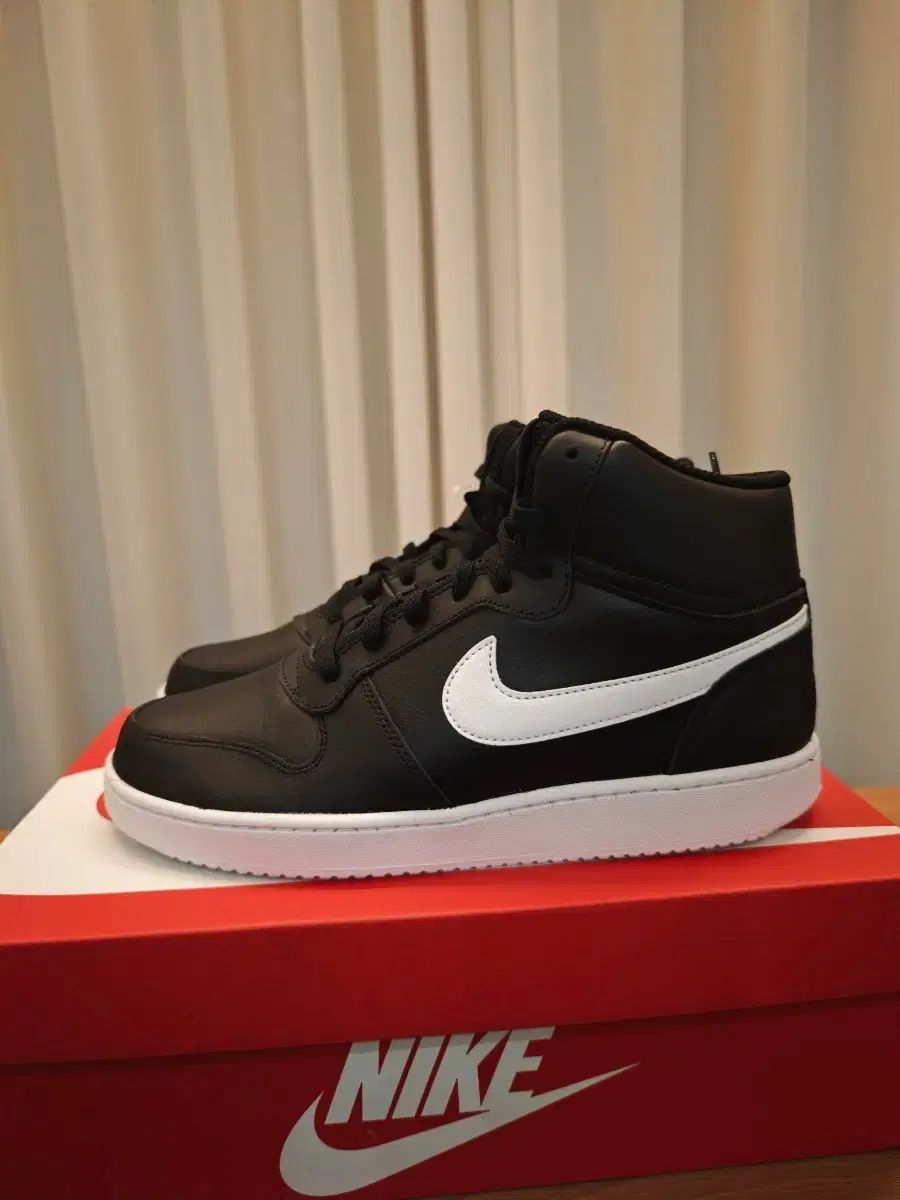 (衝撃プライス) NIKE エバノン MID 275mm