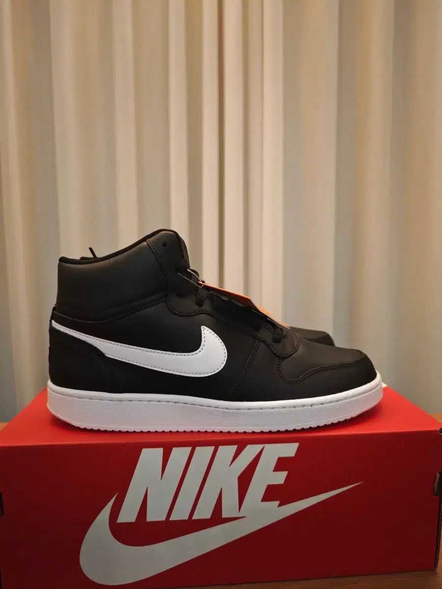 (衝撃プライス) NIKE エバノン MID 275mm (衝撃プライス) NIKE エバノン MID 275mm