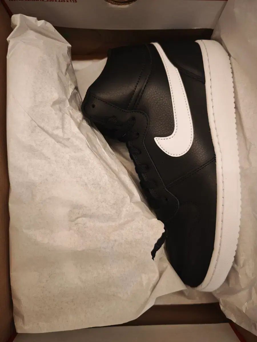 (衝撃プライス) NIKE エバノン MID 275mm (衝撃プライス) NIKE エバノン MID 275mm