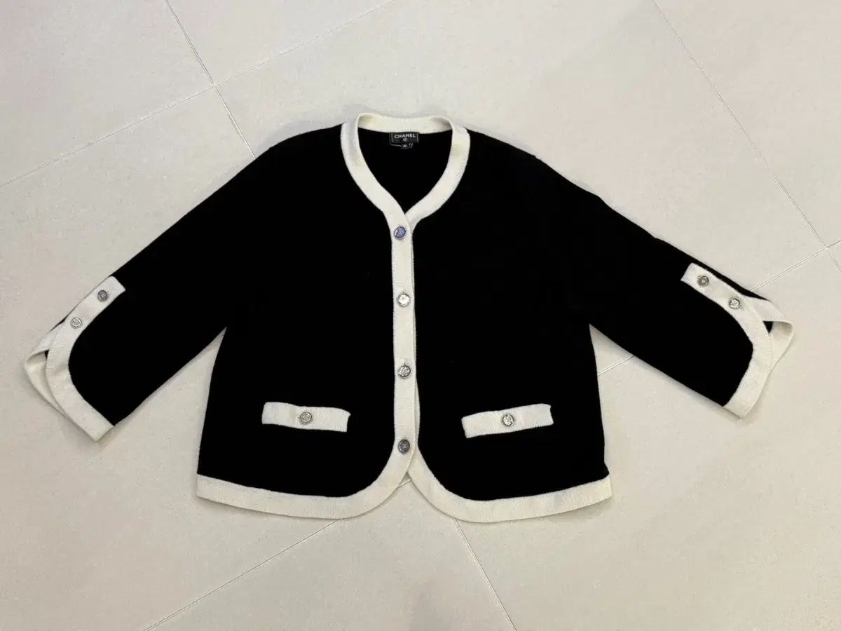 シャネル 25SS カシミア カーディガン ブラック 40 (P78954) - メルカリ