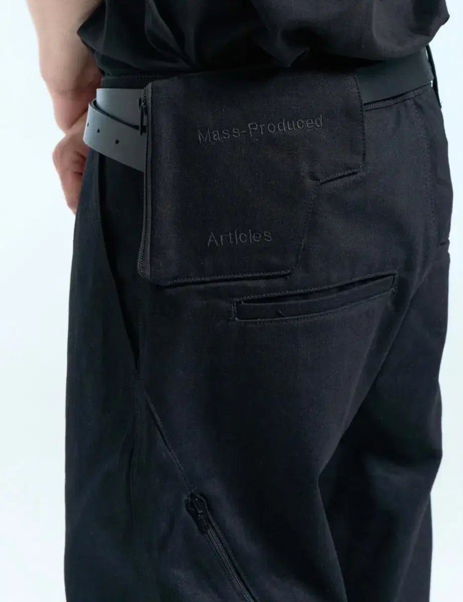 MPa ウォレット RAW DENIM PANTS (BLACK)