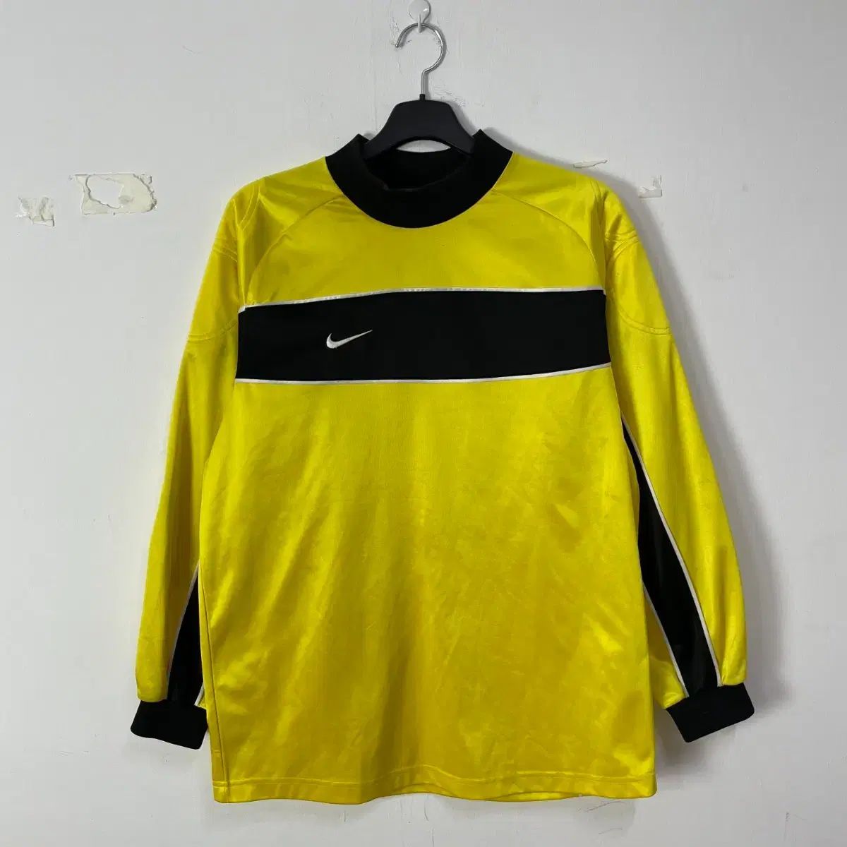 ナイキ 長袖 Tシャツ イェロー