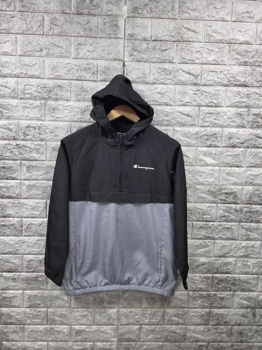 チャンピオン ブラック/グレー Anorak（アノラック） フード 薄い ウィンドブレーカー サイズ 100 メンズ、レディース