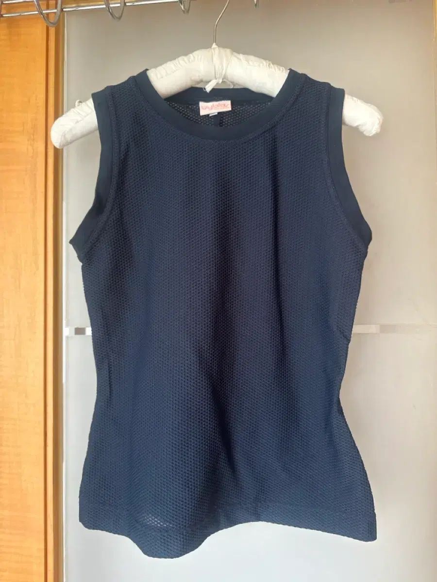 Byblos ネイビー メッシュ ノースリーブ