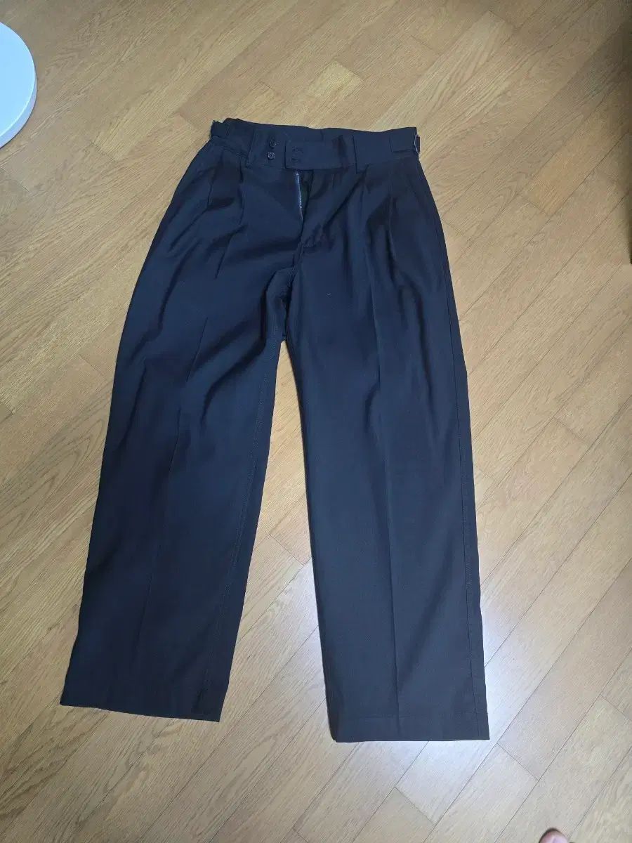 アナザーオフィス 22aw ダークネイビー サンティアゴ スラックス 01