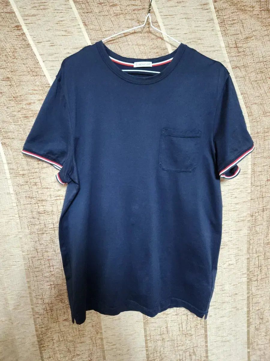 モンクレール ポケット付き 半袖Tシャツ (L)