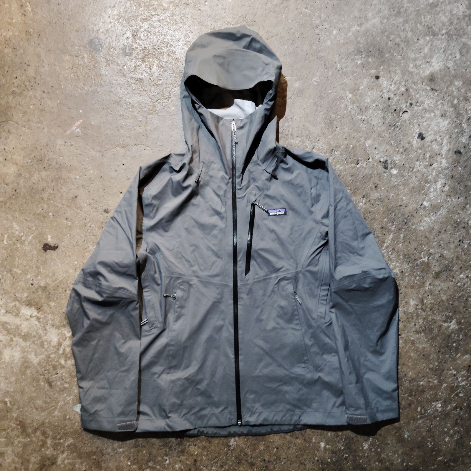 Patagonia メンズ・グラナイト・クレスト・レイン・ジャケット Forge 