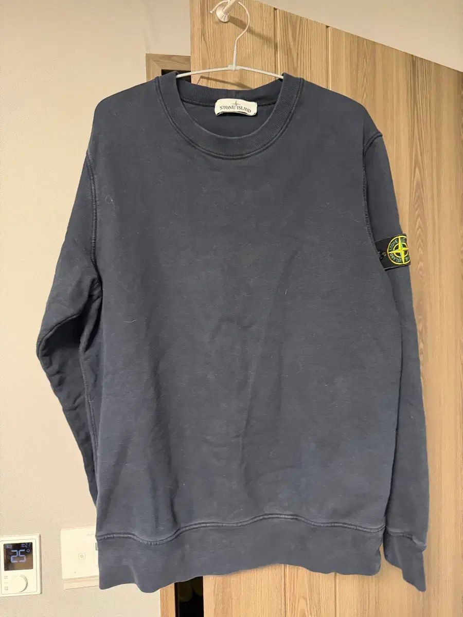 ストーンアイランド ネイビースウェットTシャツ