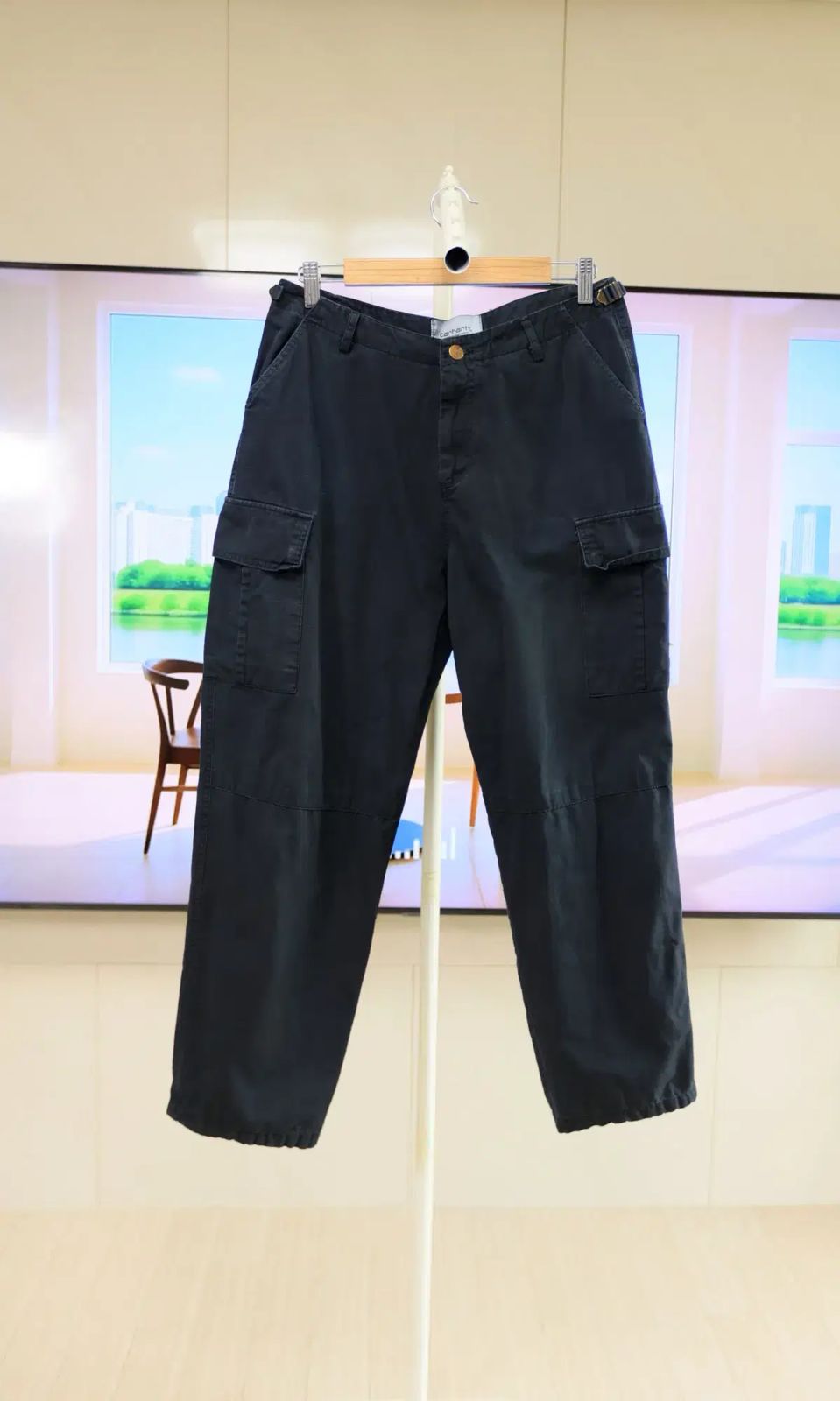 生活感までおしゃれに 余命10年 カーハート カーゴパンツ
