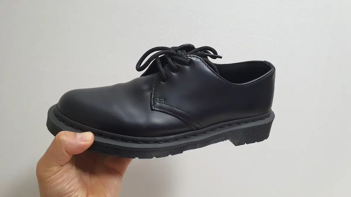 DR. MARTENS ドクターマーチン 14345 UK7 (260程度)