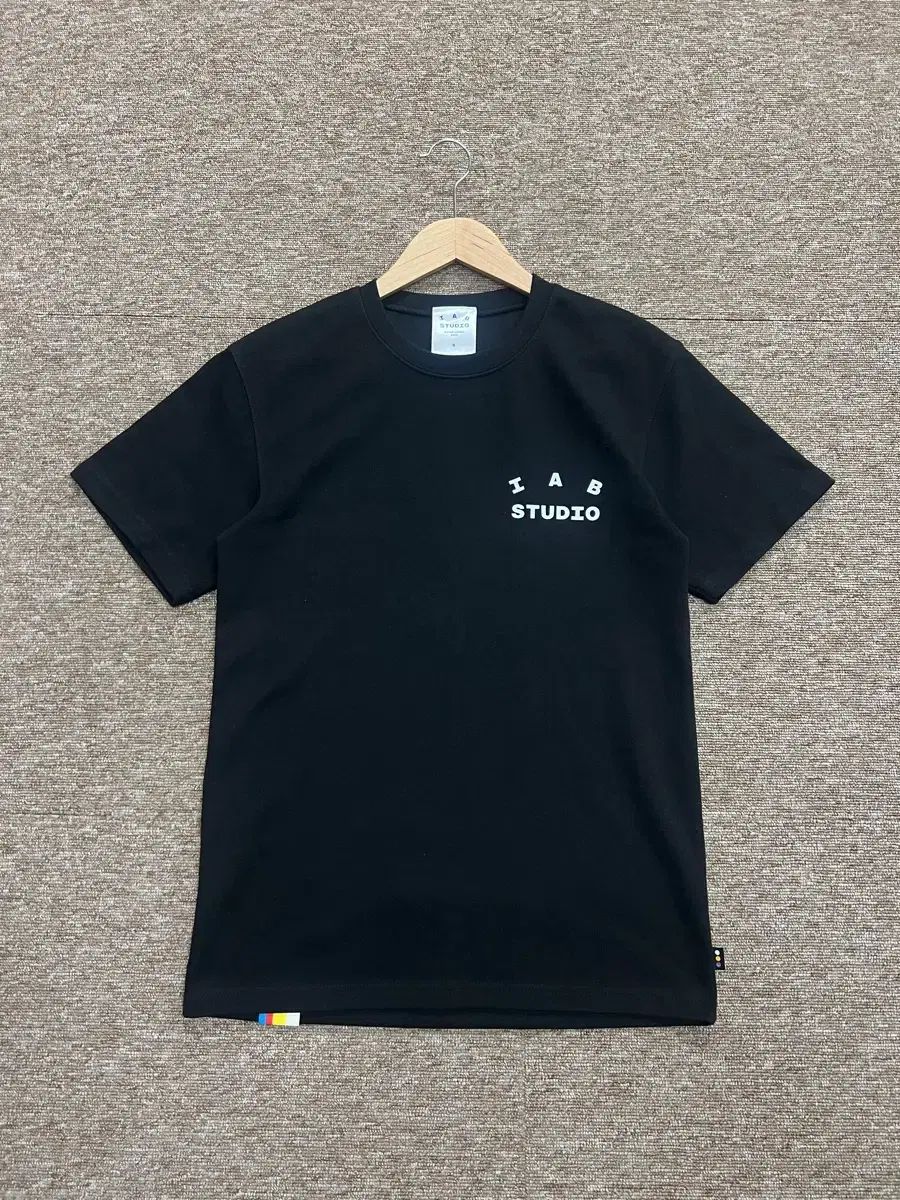 IAB Studio アイエプスタジオ ブラック 半袖Tシャツ S