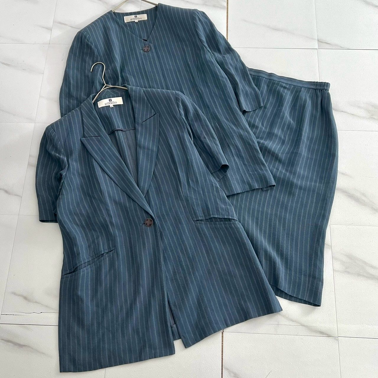 激レア✨GIVENCHY ジバンシー スリーピースセットアップ スーツ ジャケット スカート ノーカラー シングル 大きいサイズ 42 日本製 ブルー系 ヴィンテージ ビンテージ