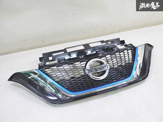 【割れ無し】日産 純正 E12 ノート フロントグリル ラジエーターグリル メッキ カメラ付 62310-5WJ0A 即納