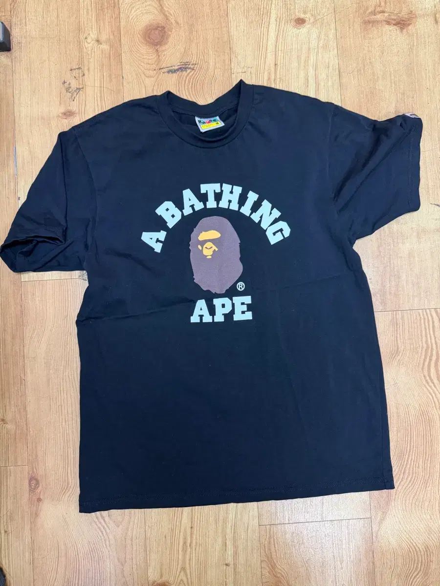 A BATHING APE アベイシングエイプ 半袖 新品 m